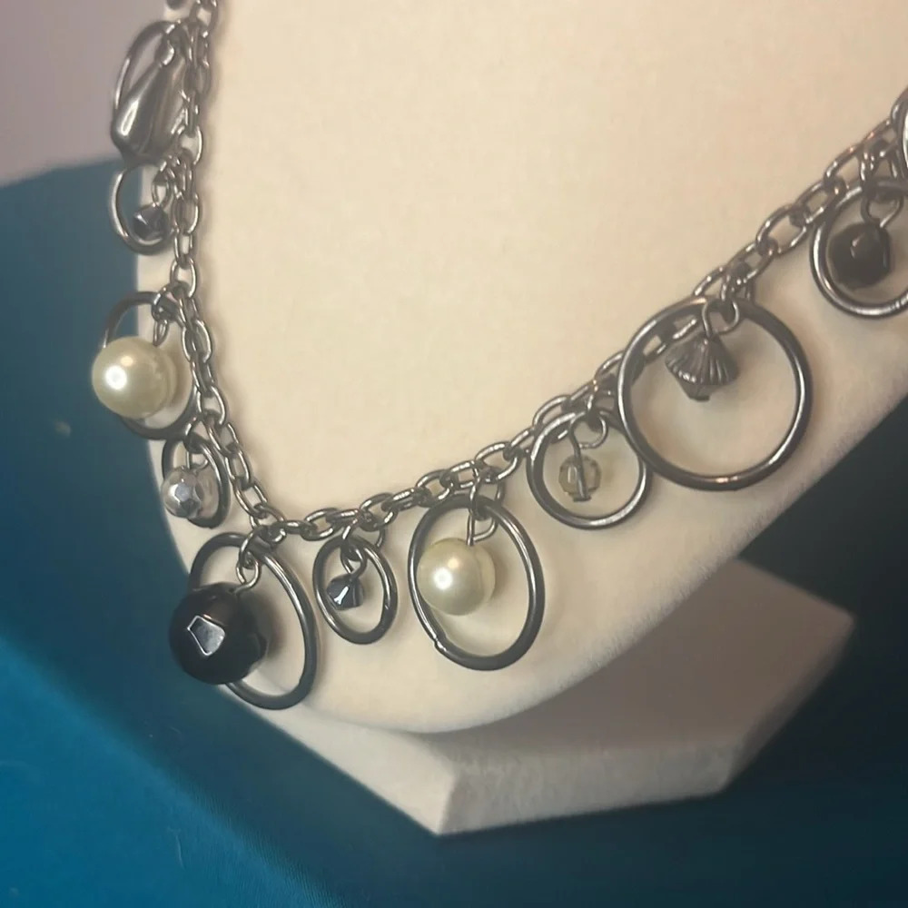 New York and Company Gunmetal Black glass and Pearl Long necklace - Picture 3 of 3